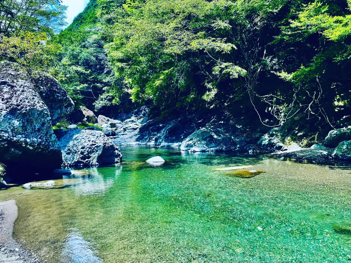 山水徳間の里 福士川のエメラルドグリーンで楽しむ清流体験