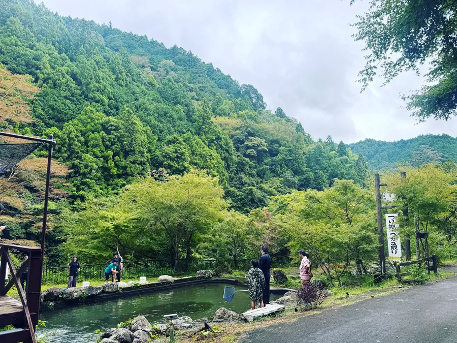 山水徳間の里 釣り堀